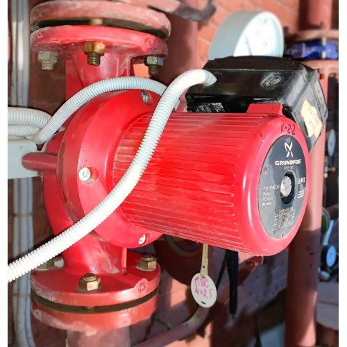 Насос циркуляционный Grundfos UPS 65-180 F