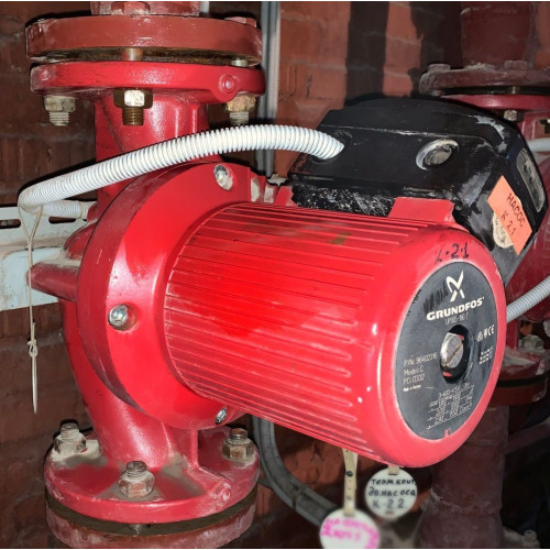 Насос циркуляционный Grundfos UPS 65-180 F