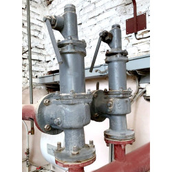 Клапан предохранительный