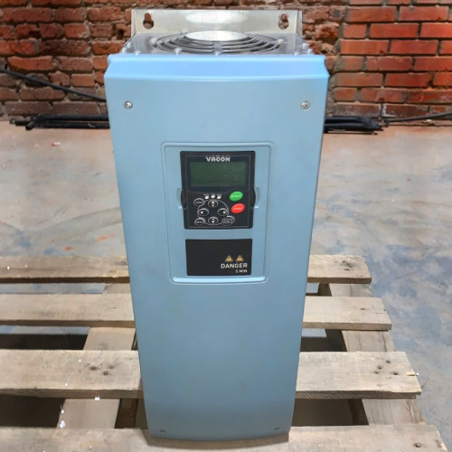 Преобразователь частоты Danfoss NXS 00725-G2H0SSV-A1A2B1B4D3+FL26+DPAP+DLRU 37 кВт (73А, 380-500В)